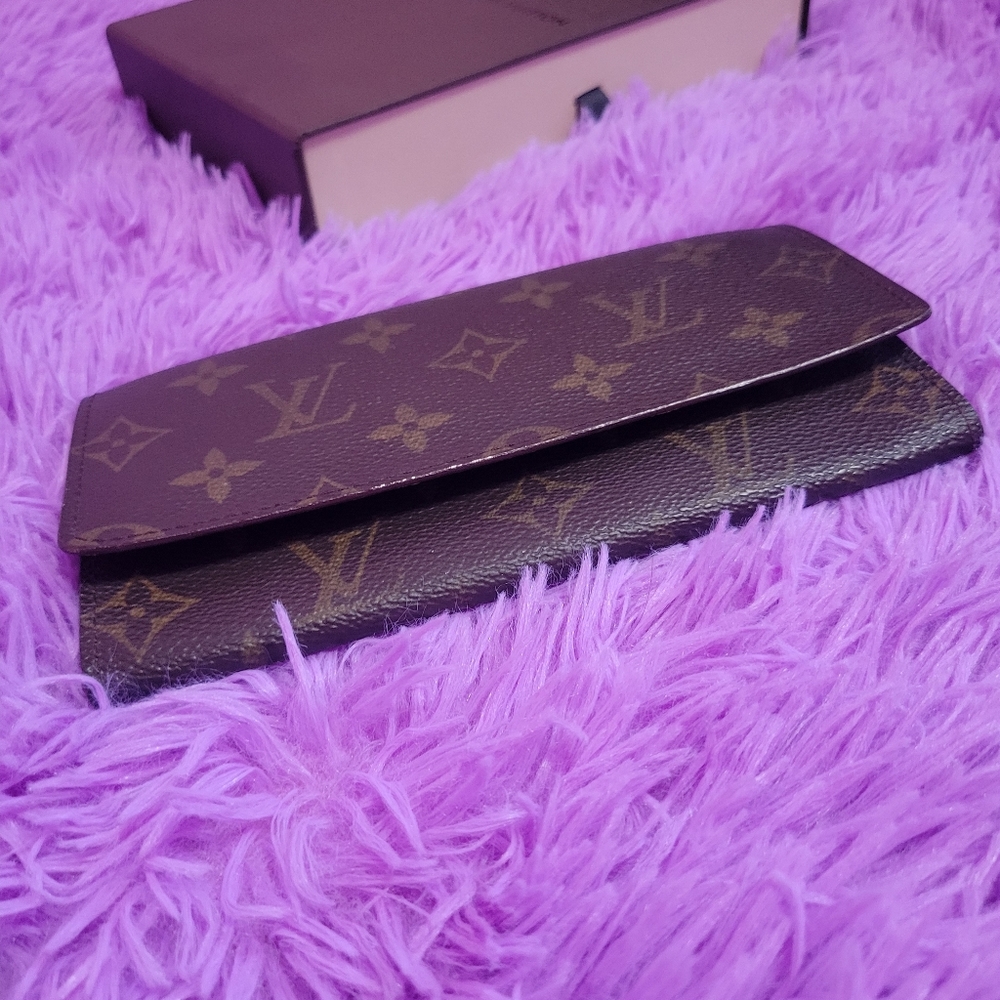 Authentic Louis Vuitton Wallet (Checkbook)